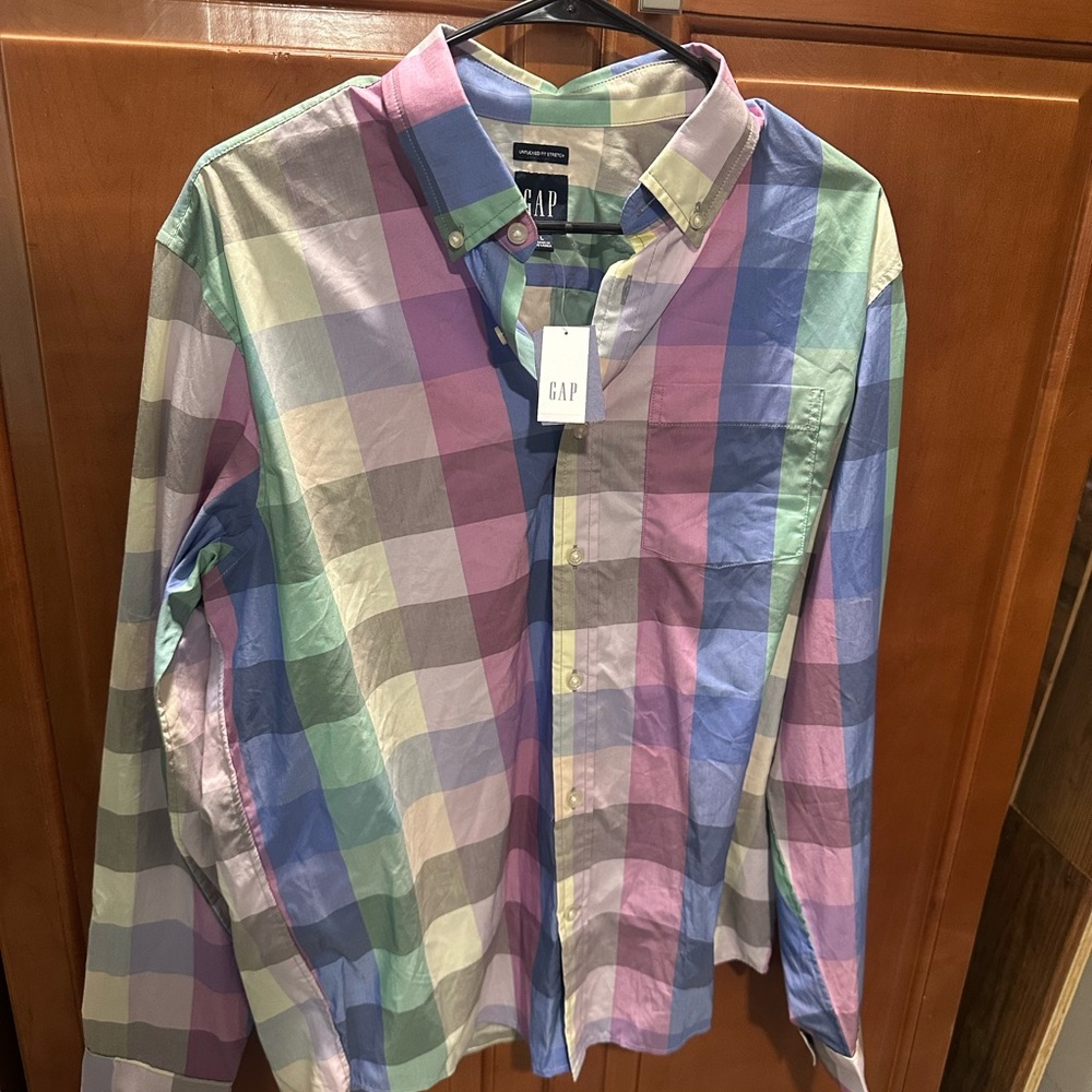 GAP Men's Multicolor Plaid Shirt